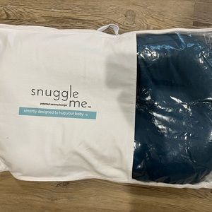 Excellent condition snuggle me organic. Used just a couple times.